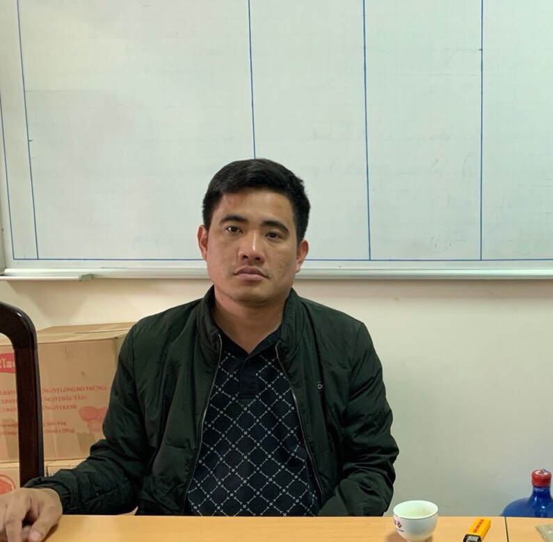 Một gi&aacute;m đốc c&ocirc;ng ty bị bắt- Ảnh 1.