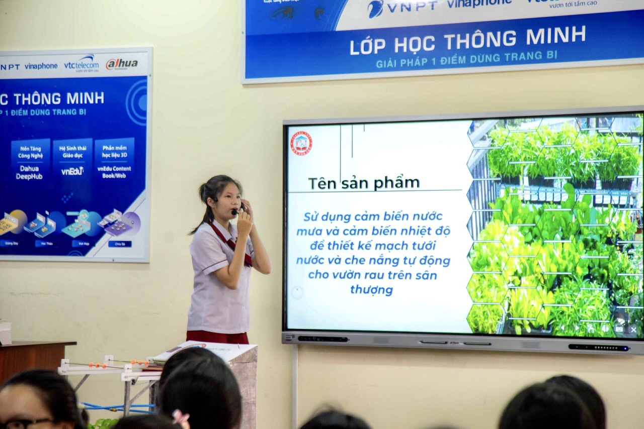Dấu ấn giáo dục TP HCM: Hỗ trợ học phí THCS, thu hút nhân tài từ tuyển dụng viên chức- Ảnh 1.