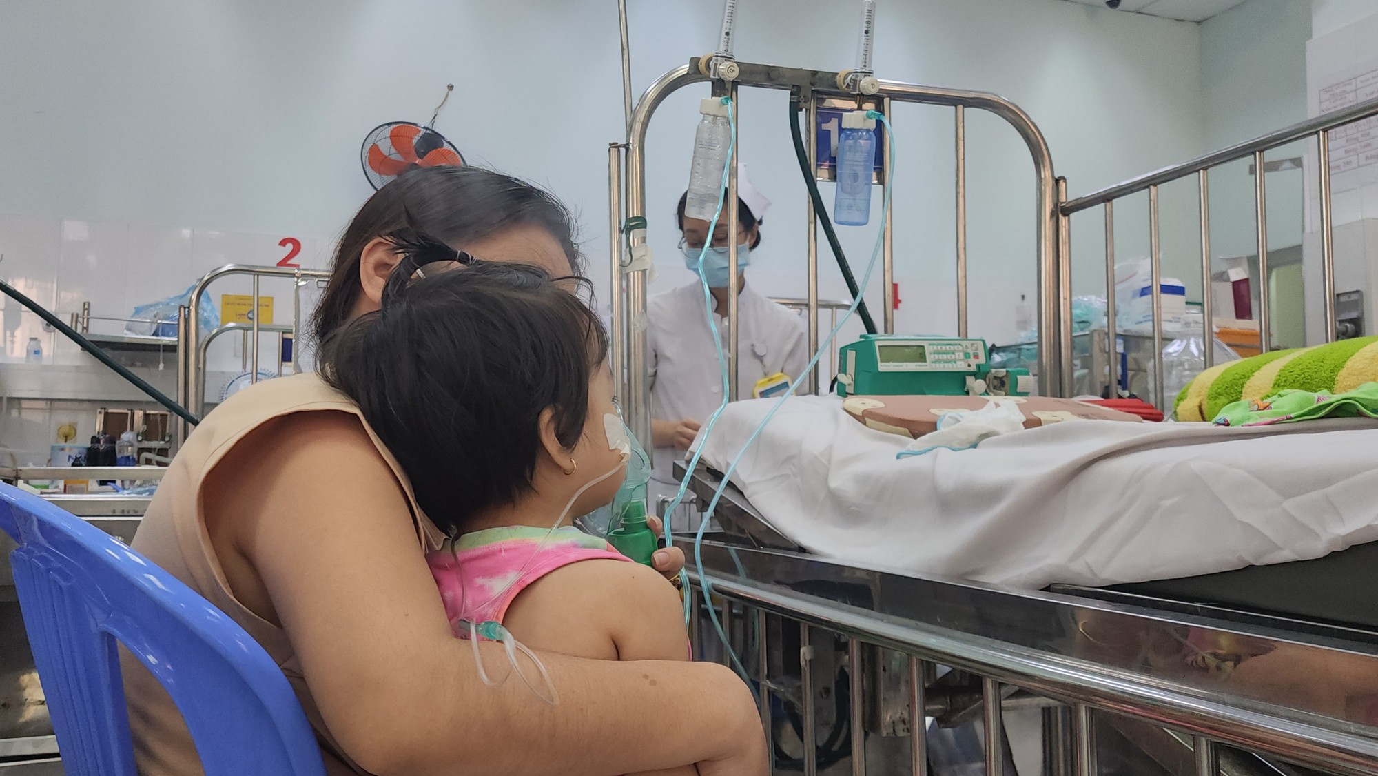 Dịch bệnh h&ocirc; hấp tăng cao, Sở Y tế TP HCM khuyến c&aacute;o g&igrave;?- Ảnh 1.
