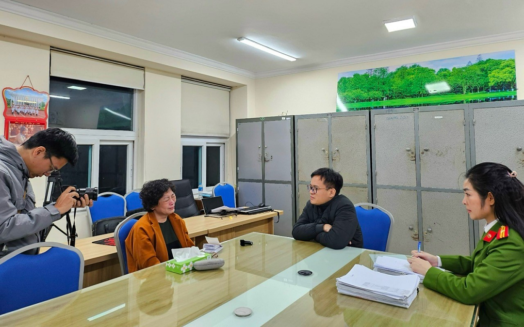 Vì sao nữ cựu chủ tịch Sen Tài Thu cùng 2 con gái bị bắt?