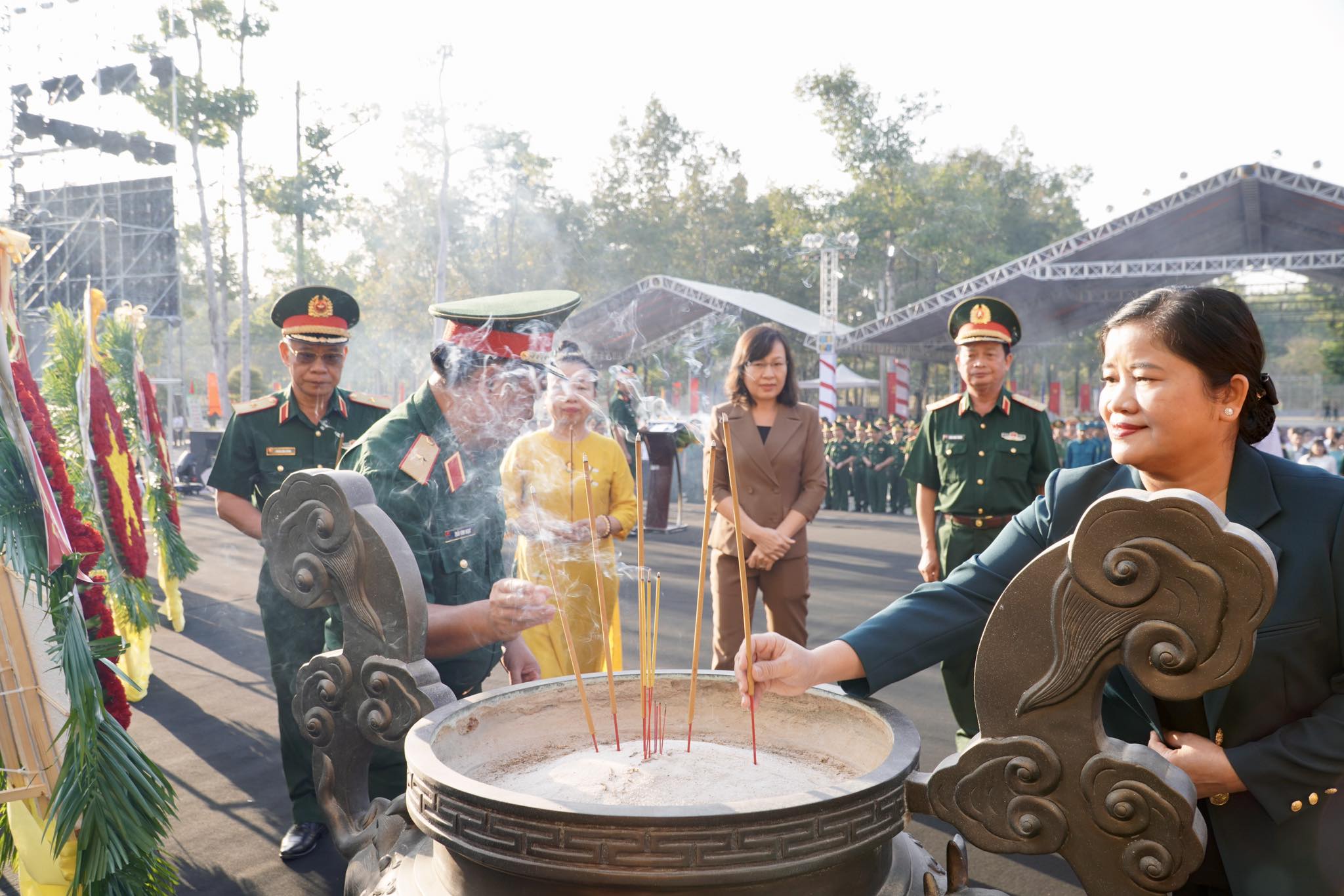 Nhiều hoạt động &yacute; nghĩa trong Chương tr&igrave;nh "Xu&acirc;n chiến sĩ" ở B&igrave;nh Phước- Ảnh 4.