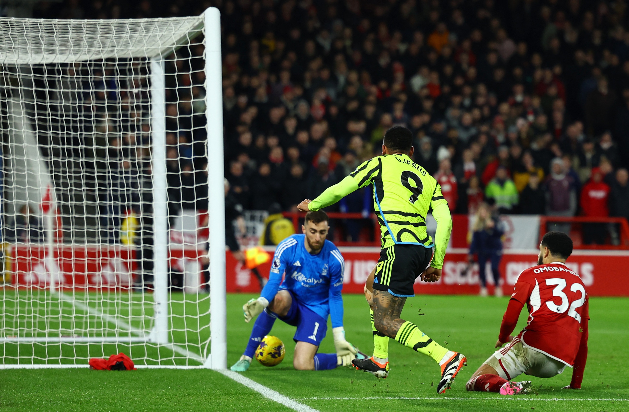 Hiệp 2 b&ugrave;ng nổ, Nottingham Forest su&yacute;t lật đổ Arsenal- Ảnh 3.