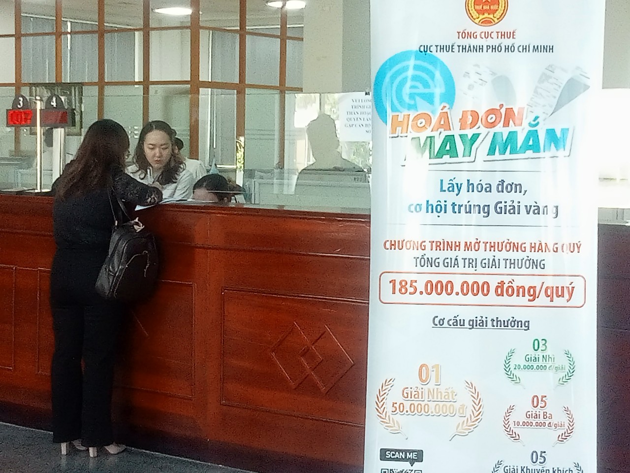 Cục Thuế TP HCM c&ocirc;ng bố 30 doanh nghiệp bị ngừng sử dụng h&oacute;a đơn- Ảnh 1.