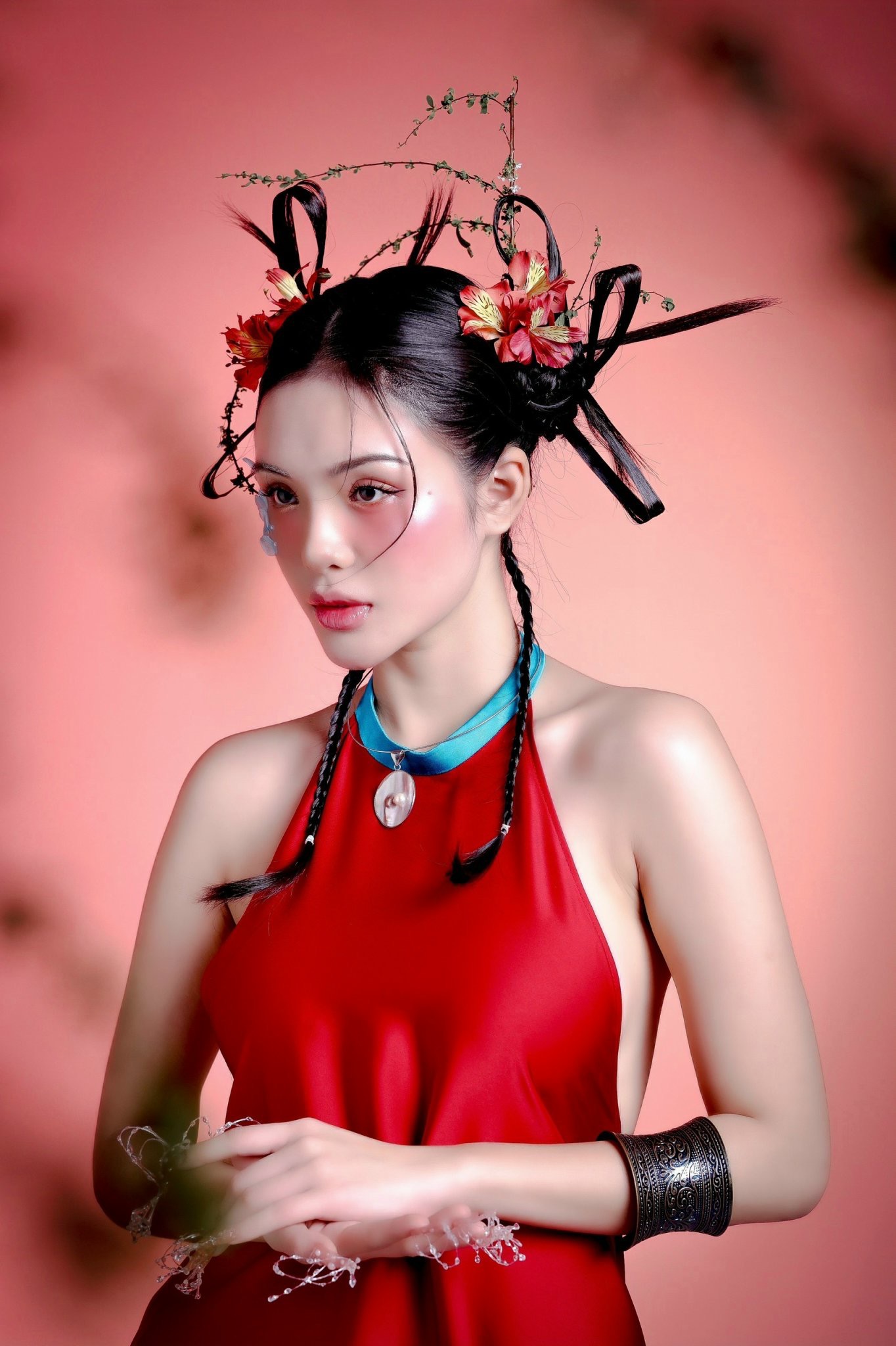 Nhật Hạ khoe lưng trần nõn nà, đón Xuân Giáp Thìn- Ảnh 3.