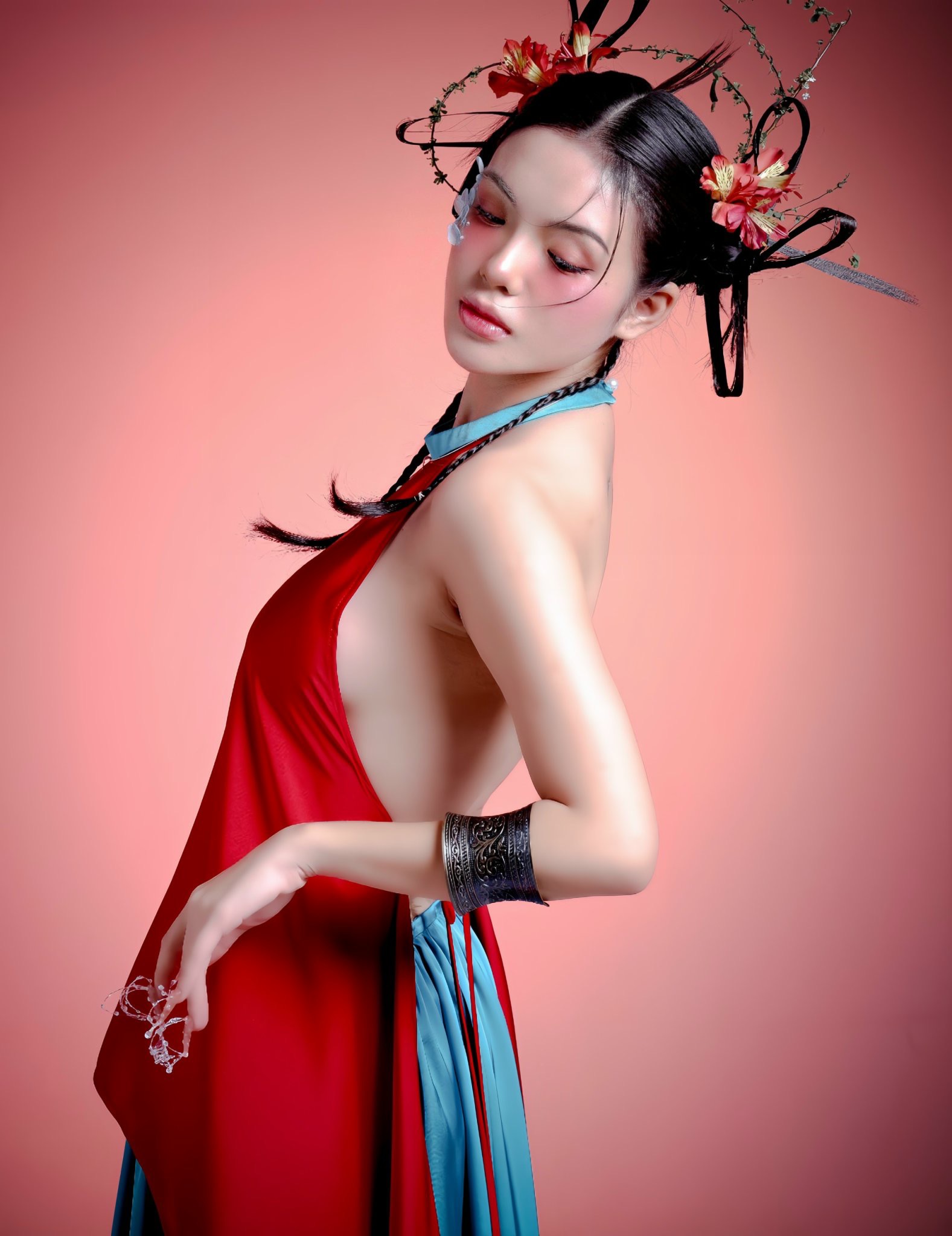 Nhật Hạ khoe lưng trần nõn nà, đón Xuân Giáp Thìn- Ảnh 4.