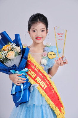 Nguyễn Khang Vy - H&agrave;nh tr&igrave;nh trưởng th&agrave;nh từ cuộc thi T&igrave;m kiếm t&agrave;i năng MC nh&iacute;- Ảnh 2.