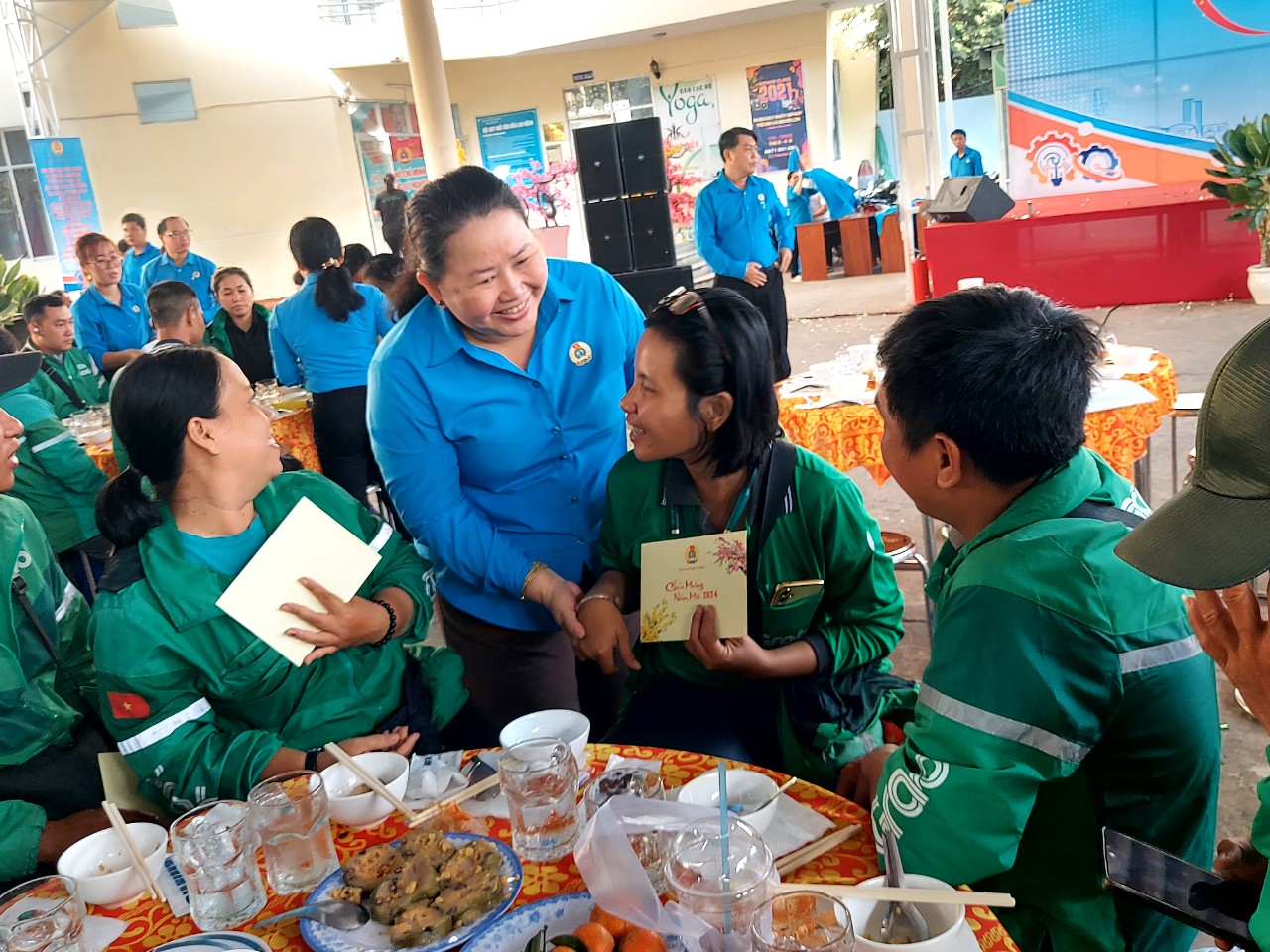 Hàng trăm tài xế xe ôm công nghệ vui Xuân - Ảnh 3.