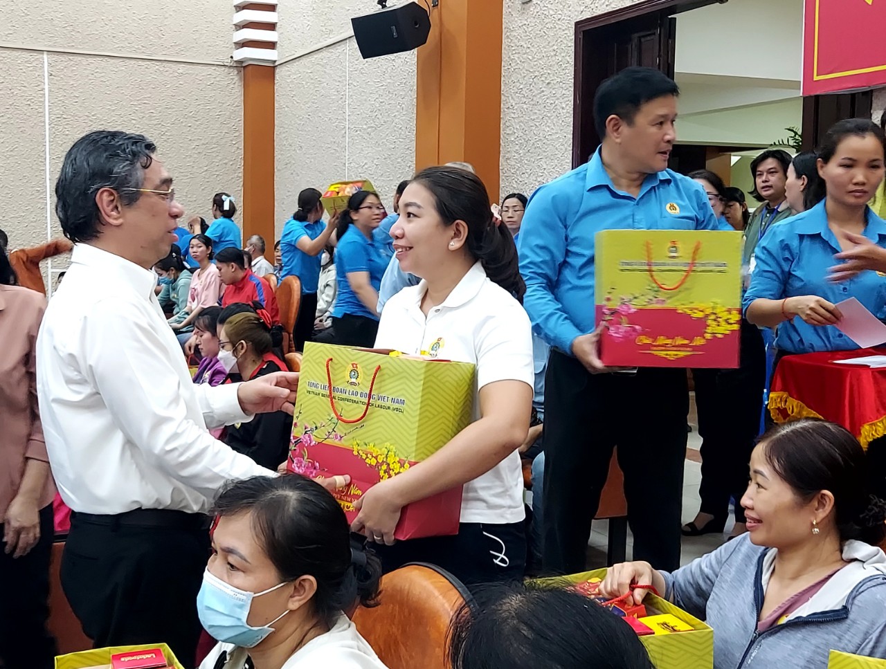 Tết đến với người lao động ở doanh nghiệp thiếu đơn h&agrave;ng- Ảnh 5.