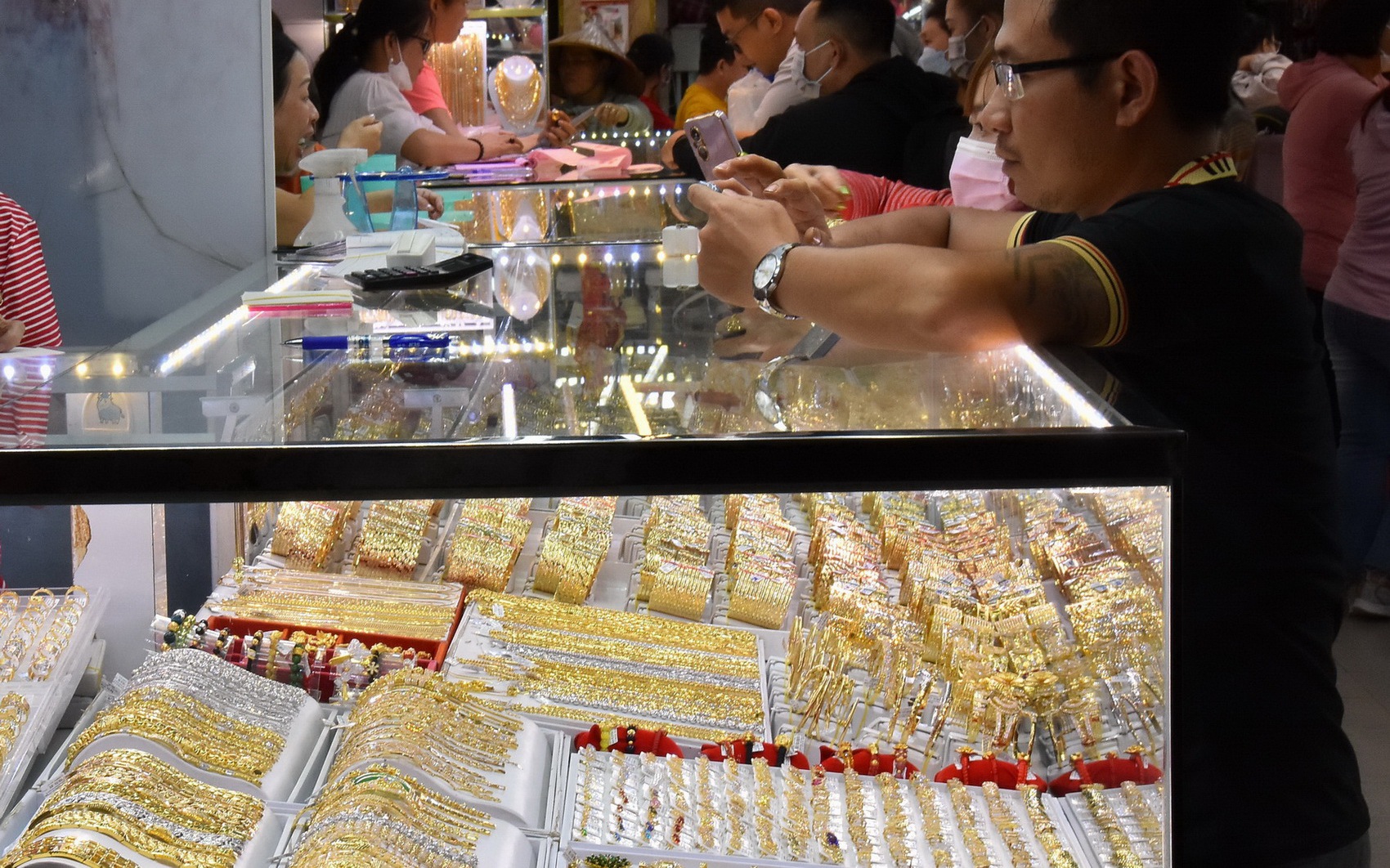 Sáng nay, 30-1, giá vàng SJC lại nhảy vọt