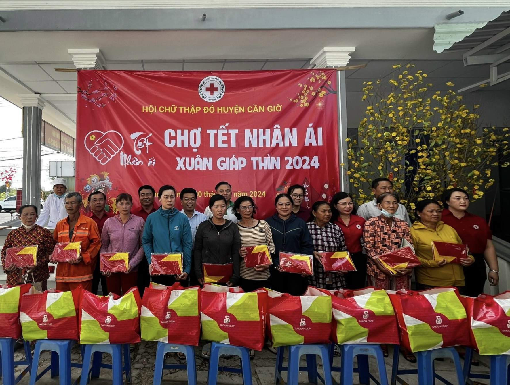 Thêm 1.000 lá cờ Tổ quốc đến với huyện Cần Giờ- Ảnh 1.