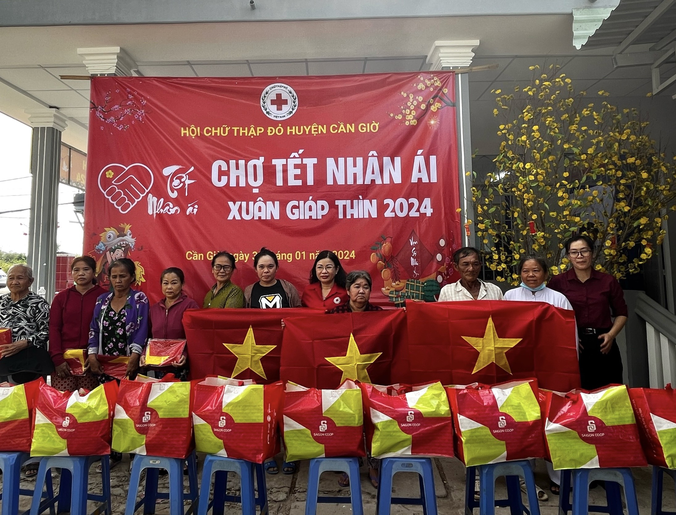 Thêm 1.000 lá cờ Tổ quốc đến với huyện Cần Giờ- Ảnh 3.