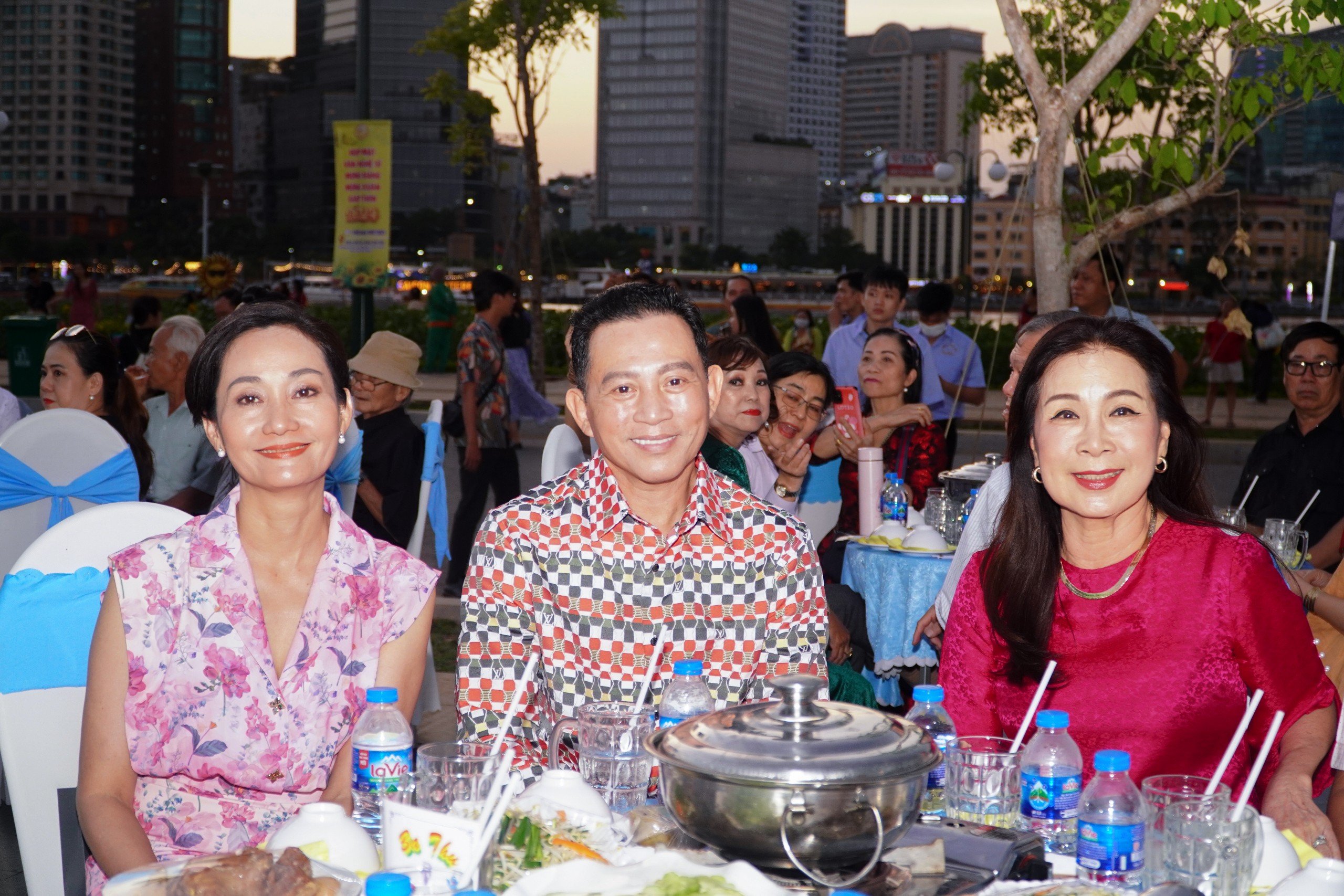 NSND Kim Xu&acirc;n, NSƯT Hạnh Th&uacute;y, Hồ Ngọc H&agrave;&hellip; tụ hội!- Ảnh 2.