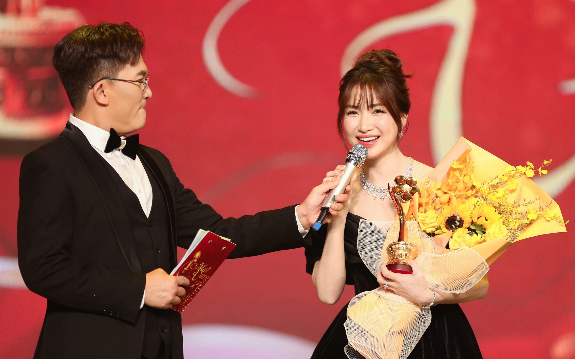 Khéo như Hòa Minzy

