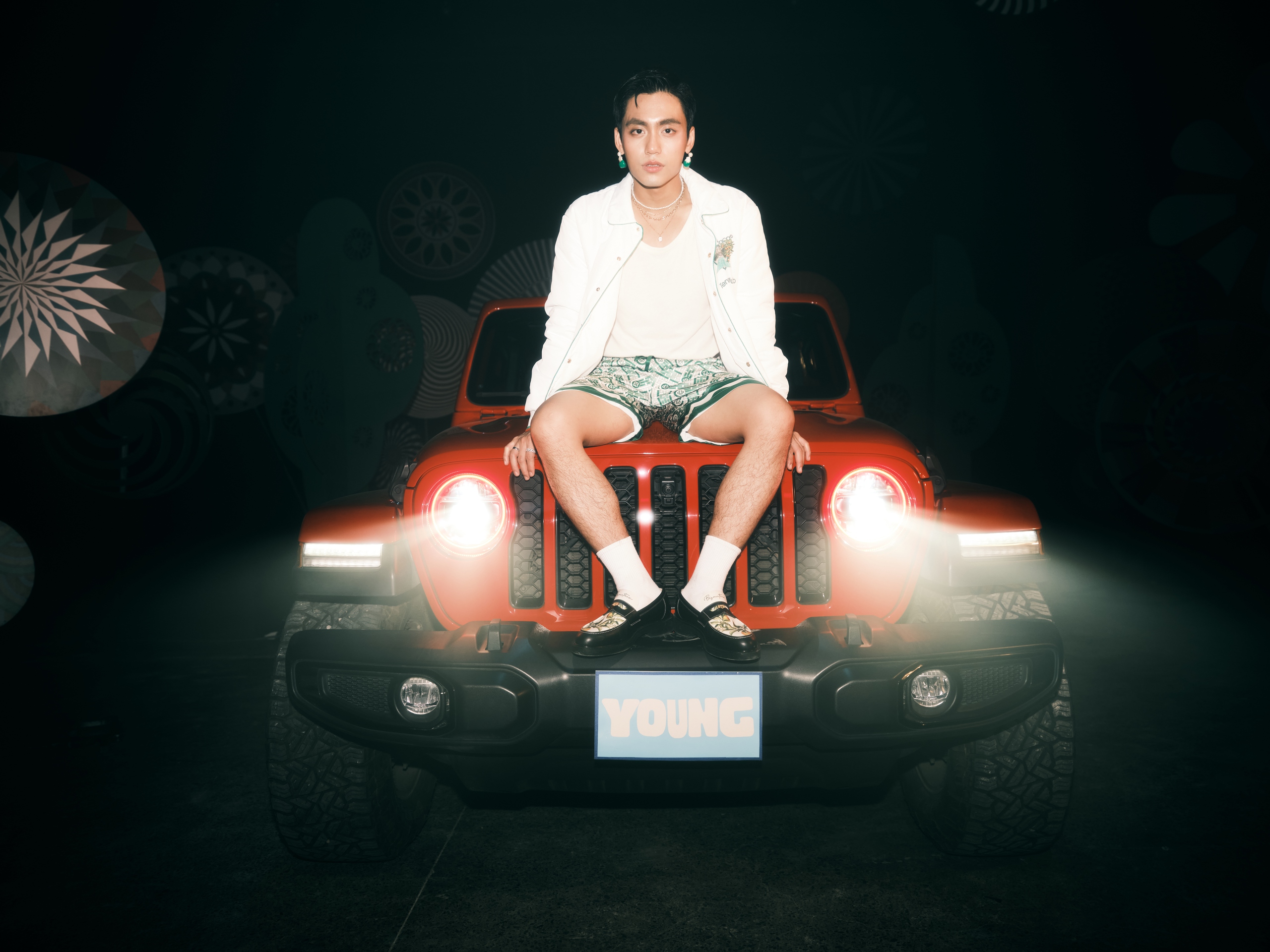 MONO vượt mặt anh trai
- Ảnh 2.