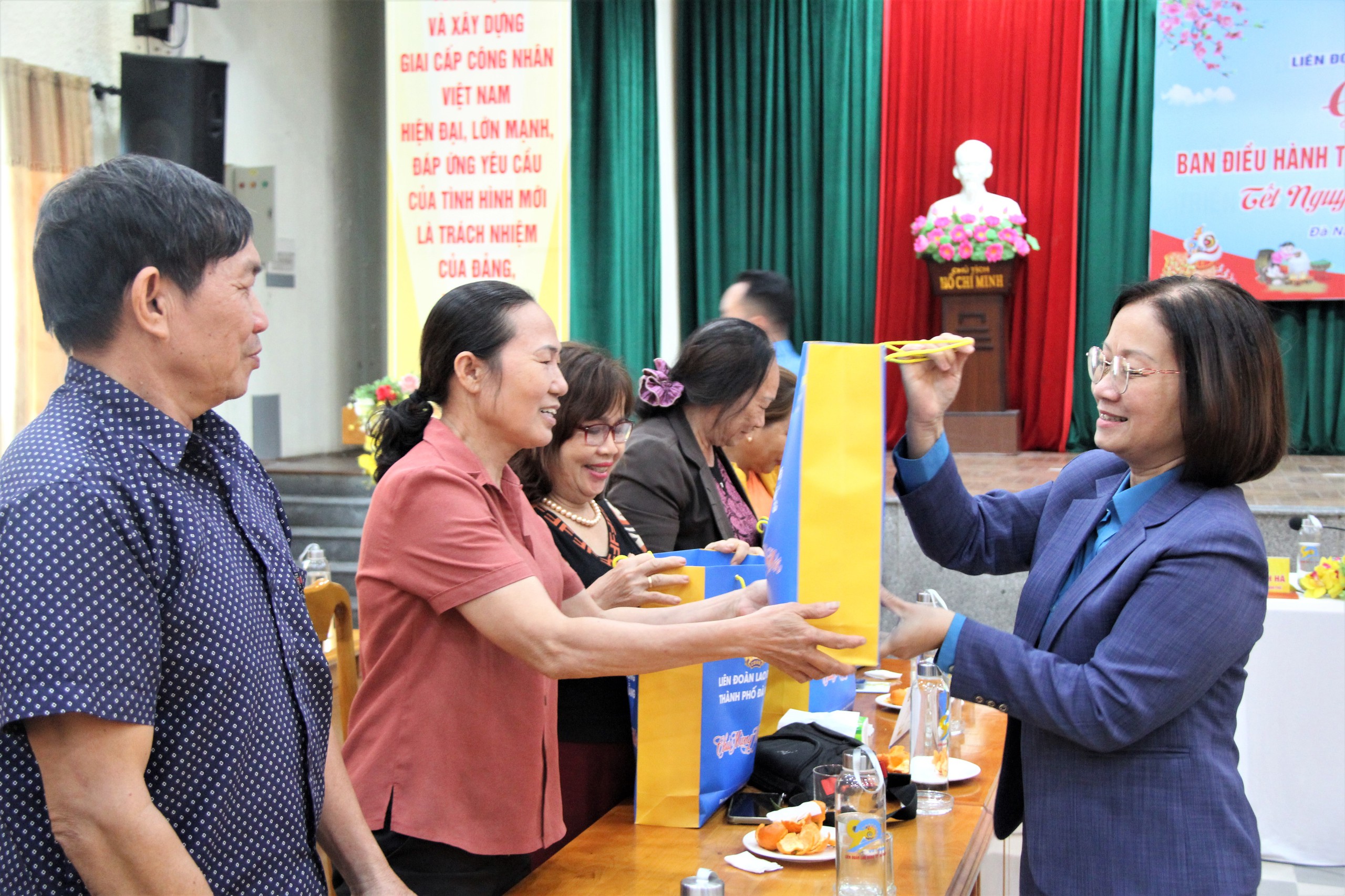 Đà Nẵng: Động viên cán bộ Công đoàn, đoàn viên hoàn cảnh khó khăn- Ảnh 3.