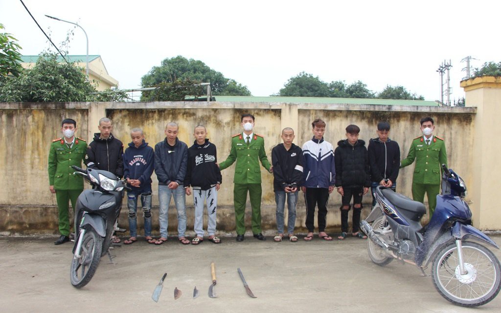 Nh&oacute;m thanh thiếu ni&ecirc;n bịt mặt g&acirc;y ra nhiều vụ cướp t&agrave;i sản