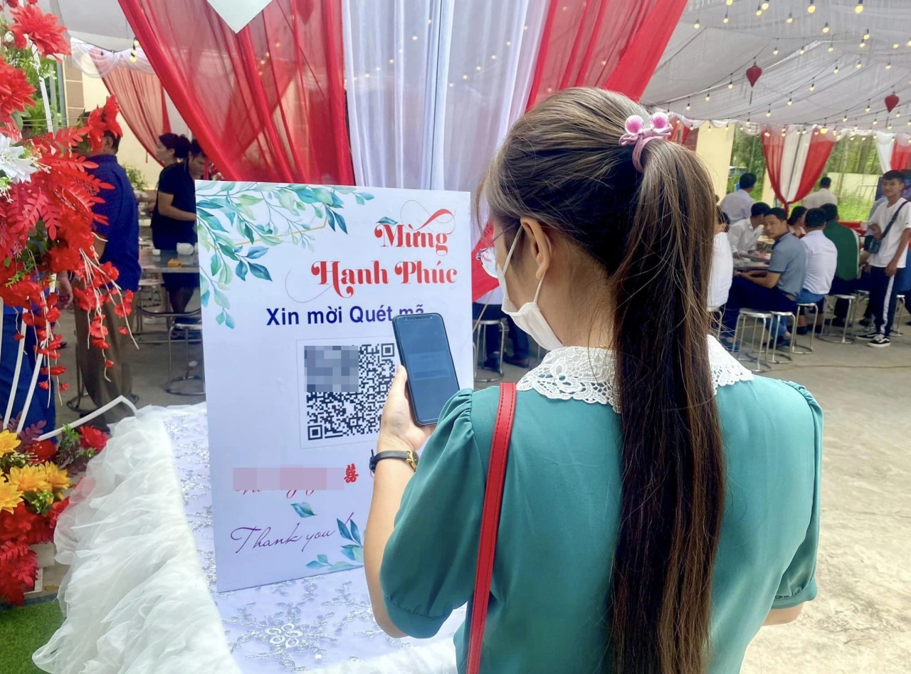 D&ugrave;ng m&atilde; QR: Cần tế nhị v&agrave; cẩn trọng- Ảnh 1.
