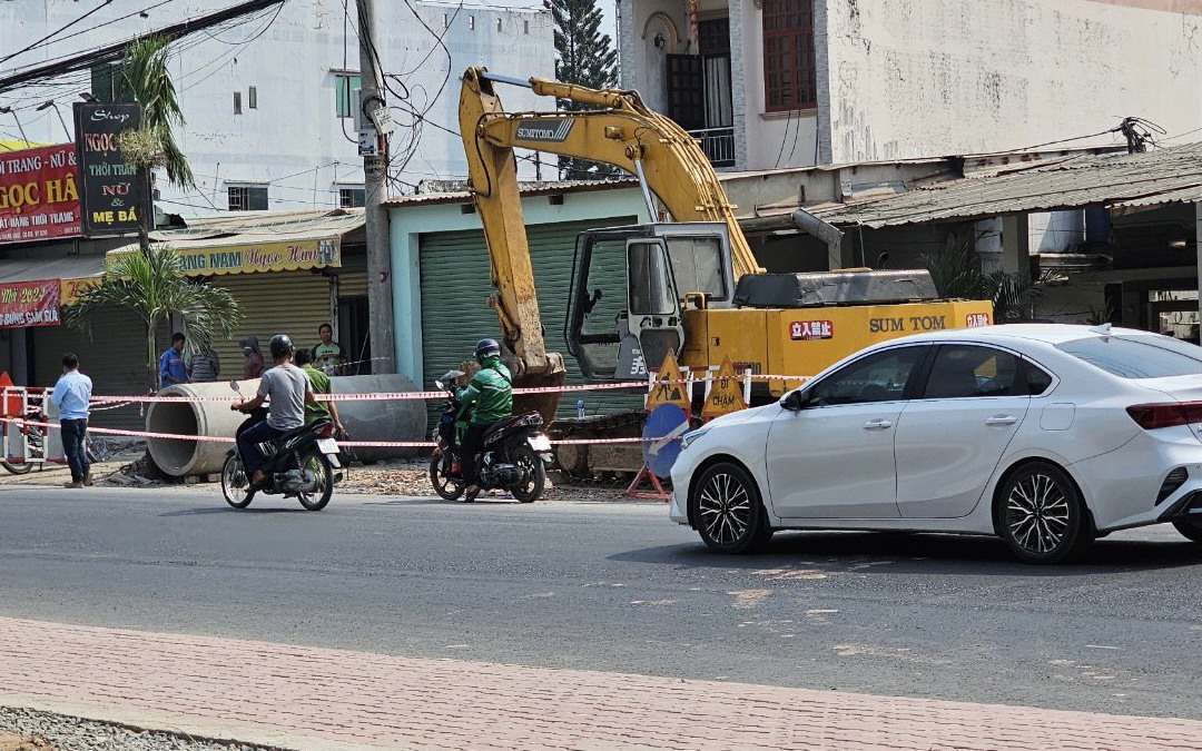 TP HCM: Điều tra người đàn ông nhặt ve chai tử vong trước công trình