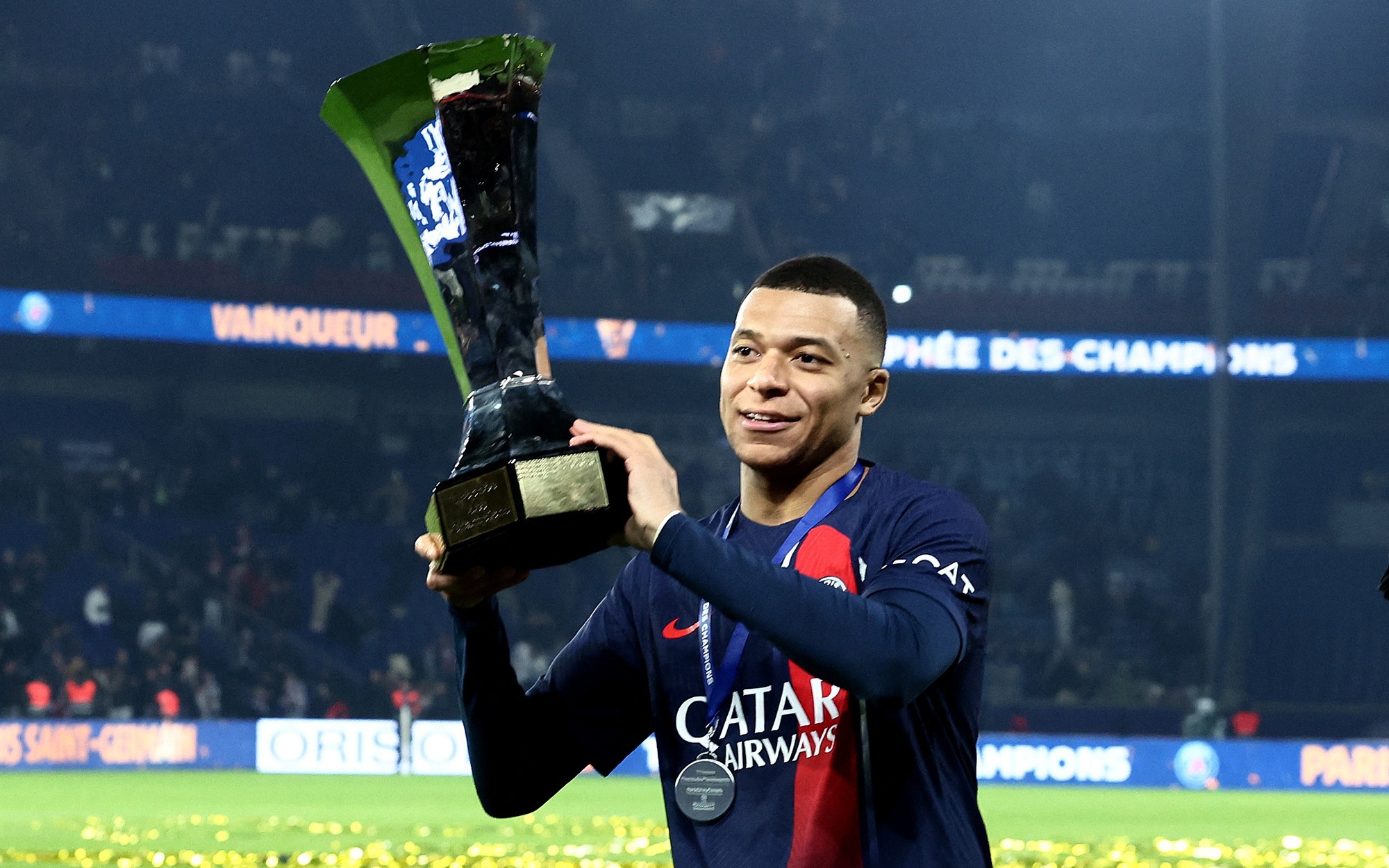 Vô địch Siêu Cúp Pháp, Mbappe bộc bạch về sự giúp đỡ của Messi