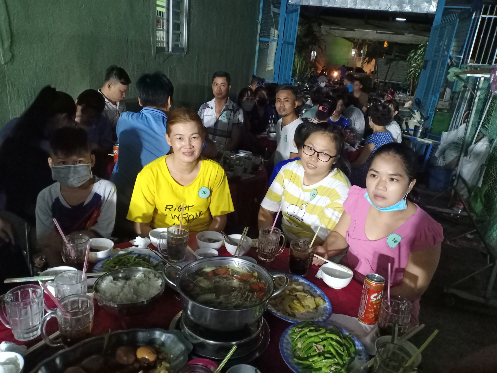 Lo Tết cho c&ocirc;ng nh&acirc;n xa qu&ecirc;- Ảnh 1.