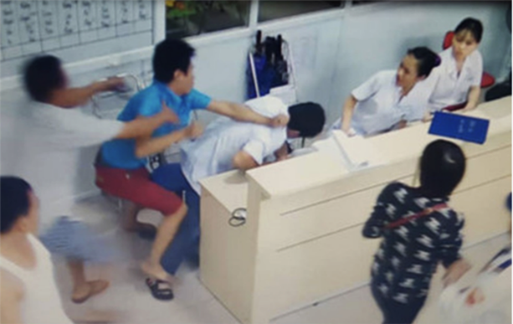 5 trường hợp b&aacute;c sĩ c&oacute; thể từ chối kh&aacute;m bệnh, chữa bệnh- Ảnh 1.