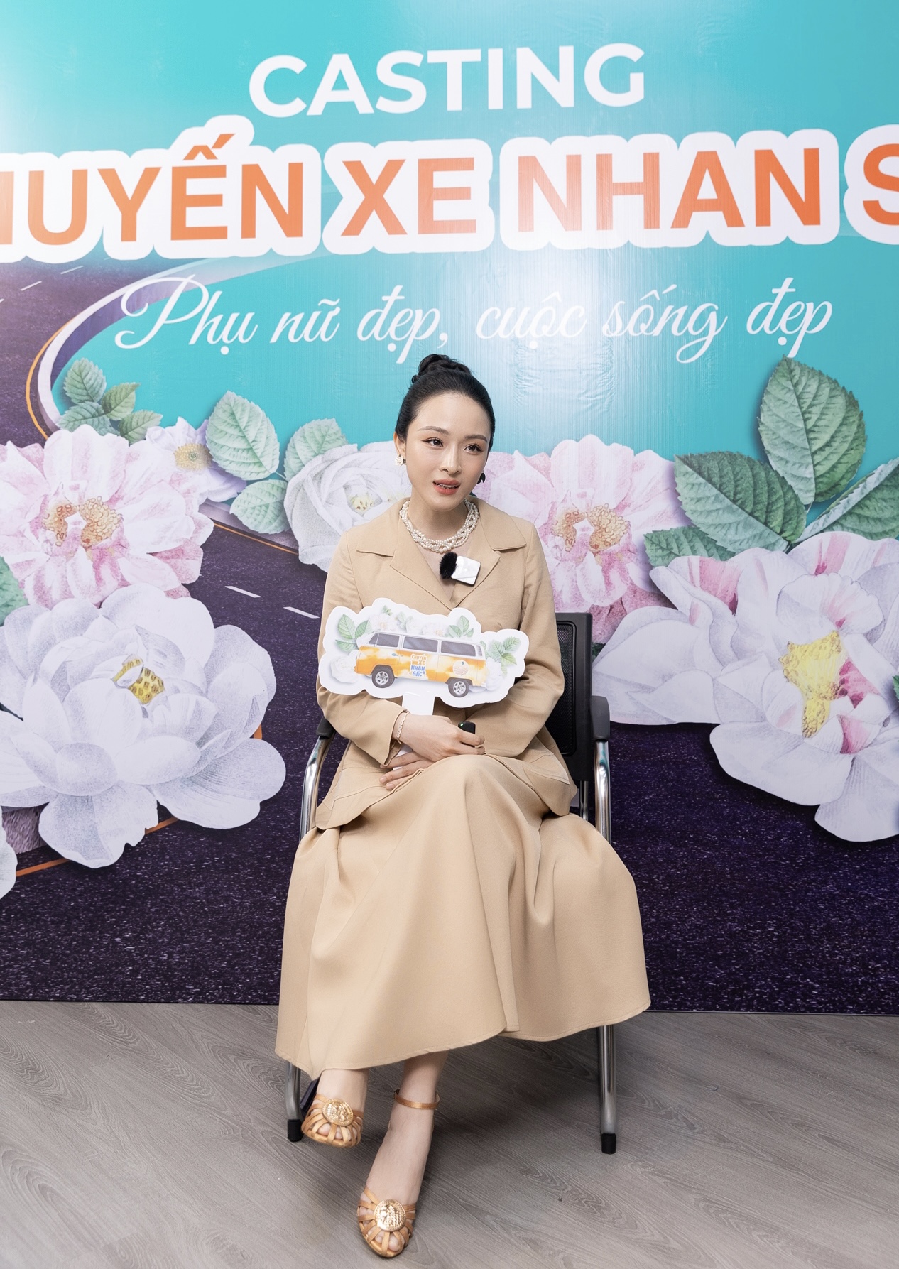 Hoa hậu Trương Hồ Phương Nga tái xuất làng giải trí
- Ảnh 1.