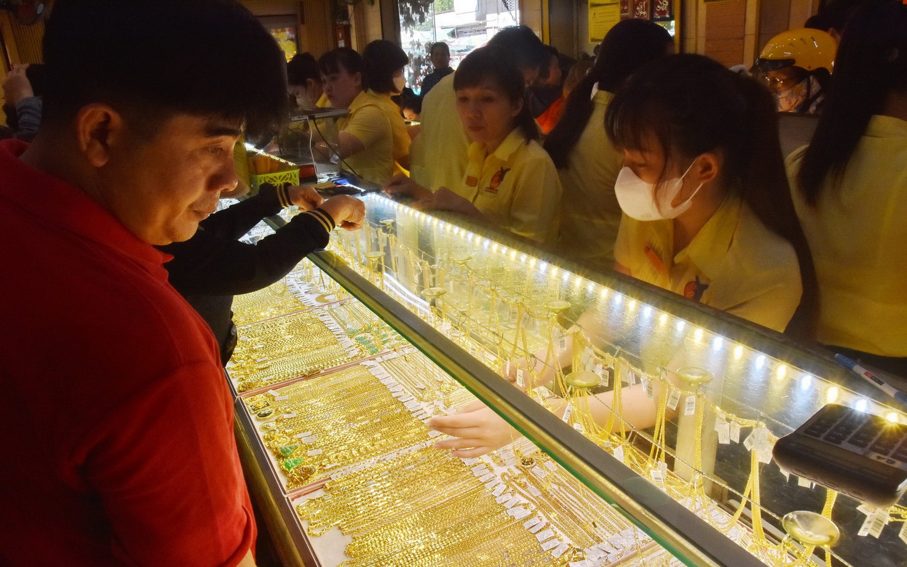 Giá vàng hôm nay, 5-1: Tiếp tục giảm