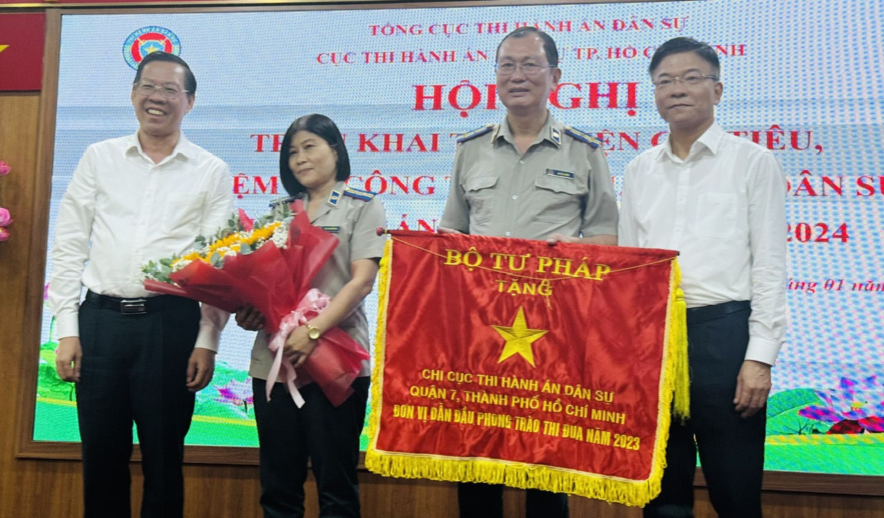 Bộ trưởng Bộ Tư ph&aacute;p: Cục THADS TP HCM đ&oacute;ng g&oacute;p t&iacute;ch cực cho hệ thống- Ảnh 1.