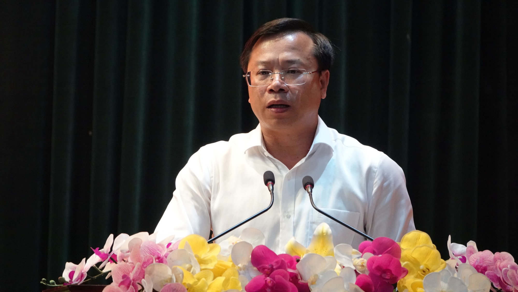 Thống nhất chủ trương bốc mộ tập trung ở dự án di dời nghĩa trang Bình Hưng Hòa - Ảnh 1.