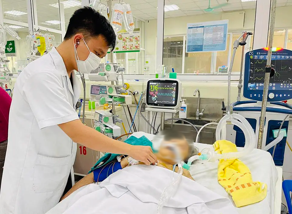 Cũng l&agrave; c&uacute;m m&ugrave;a, v&igrave; sao nhiễm c&uacute;m A nguy hiểm hơn?- Ảnh 1.