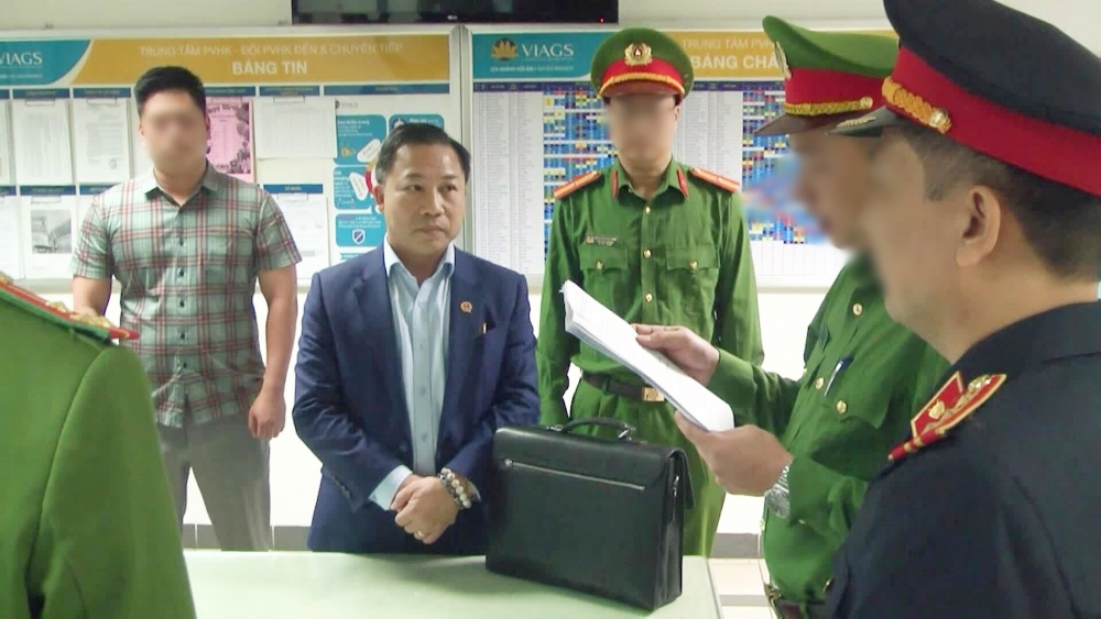 Vợ &ocirc;ng Lưu B&igrave;nh Nhưỡng nộp 300.000 USD khắc phục hậu quả cho chồng- Ảnh 1.