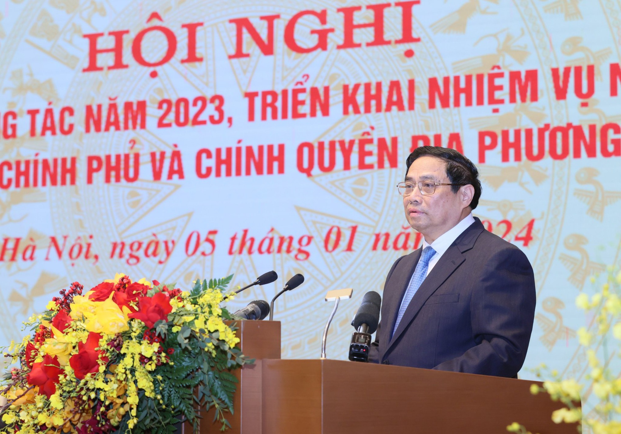 B&iacute; thư Th&agrave;nh ủy TP HCM Nguyễn Văn N&ecirc;n dự hội nghị Ch&iacute;nh phủ v&agrave; ch&iacute;nh quyền địa phương - Ảnh 2.