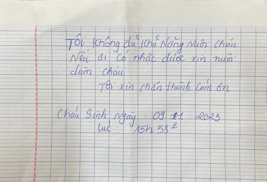 Ch&aacute;u b&eacute; 2 th&aacute;ng tuổi bị bỏ rơi gần b&atilde;i r&aacute;c trong đ&ecirc;m khuya- Ảnh 2.