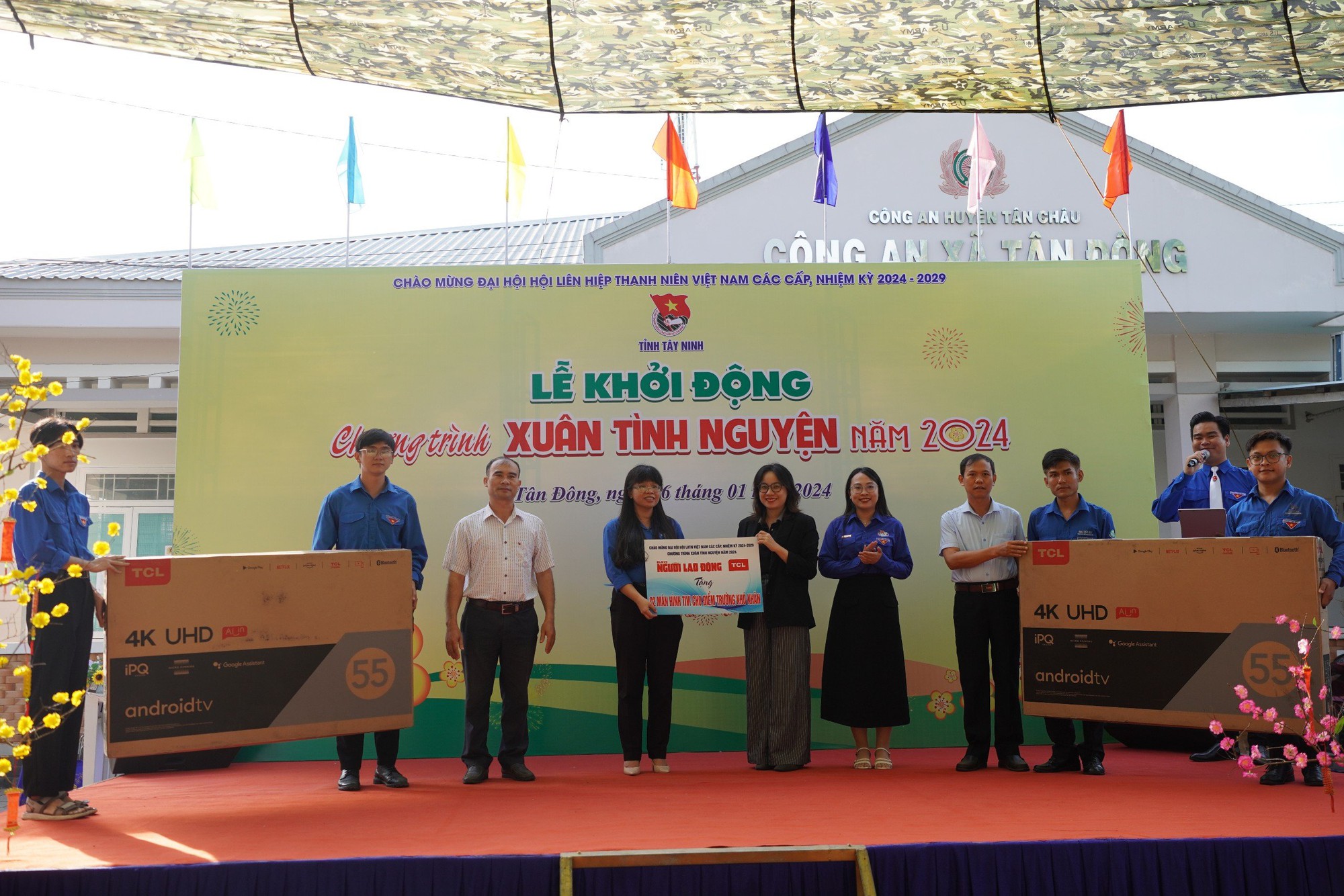 Tỉnh Đo&agrave;n T&acirc;y Ninh chăm lo hơn 1 tỉ đồng trong ng&agrave;y đầu thực hiện "Xu&acirc;n t&igrave;nh nguyện"- Ảnh 5.