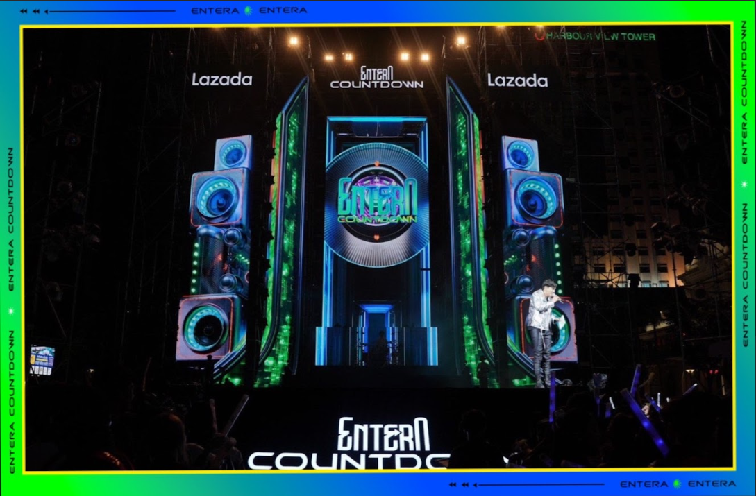 Entera Countdown 2024: B&ugrave;ng nổ khoảnh khắc countdown mở ra năm mới bản lĩnh tại phố đi bộ c&ugrave;ng hơn 100.000 người tham dự- Ảnh 2.