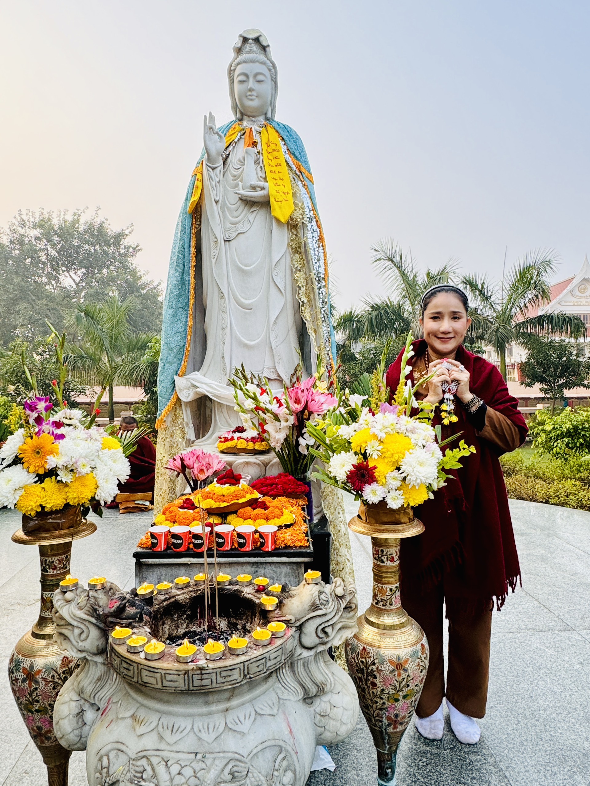 C&aacute;t Tường đưa cha mẹ du lịch v&agrave; thiện nguyện ở Ấn Độ- Ảnh 3.