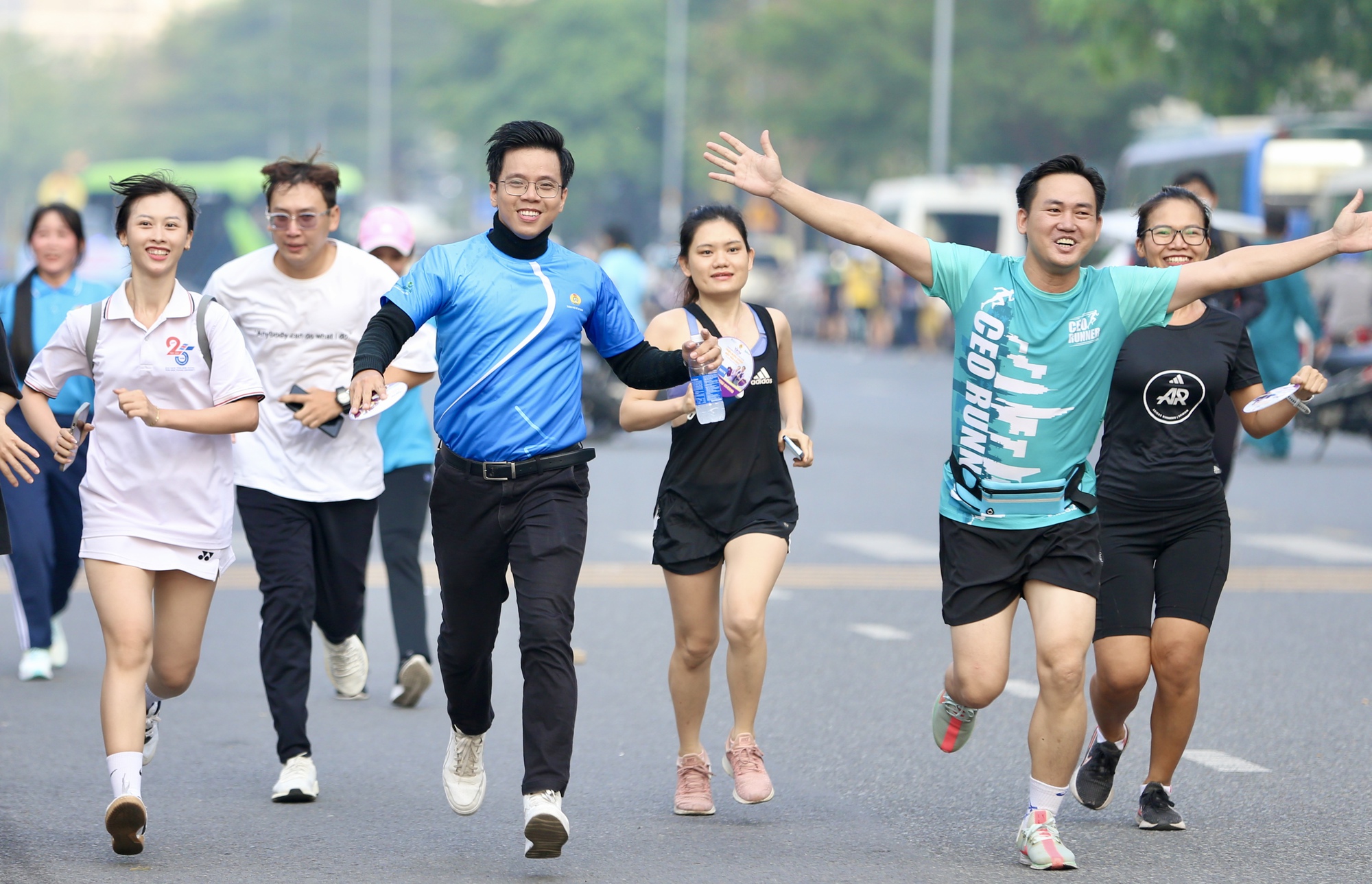 &ldquo;Triệu bước ch&acirc;n, một tấm l&ograve;ng&rdquo;: Những khoảnh khắc đ&aacute;ng nhớ- Ảnh 11.