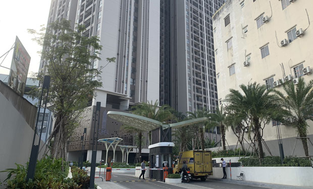 Chung cư Opal Skyline đang trong thời gian bị cơ quan chức năng tạm đình chỉ liên quan đến PCCC nhưng vẫn cho người dân vào ở