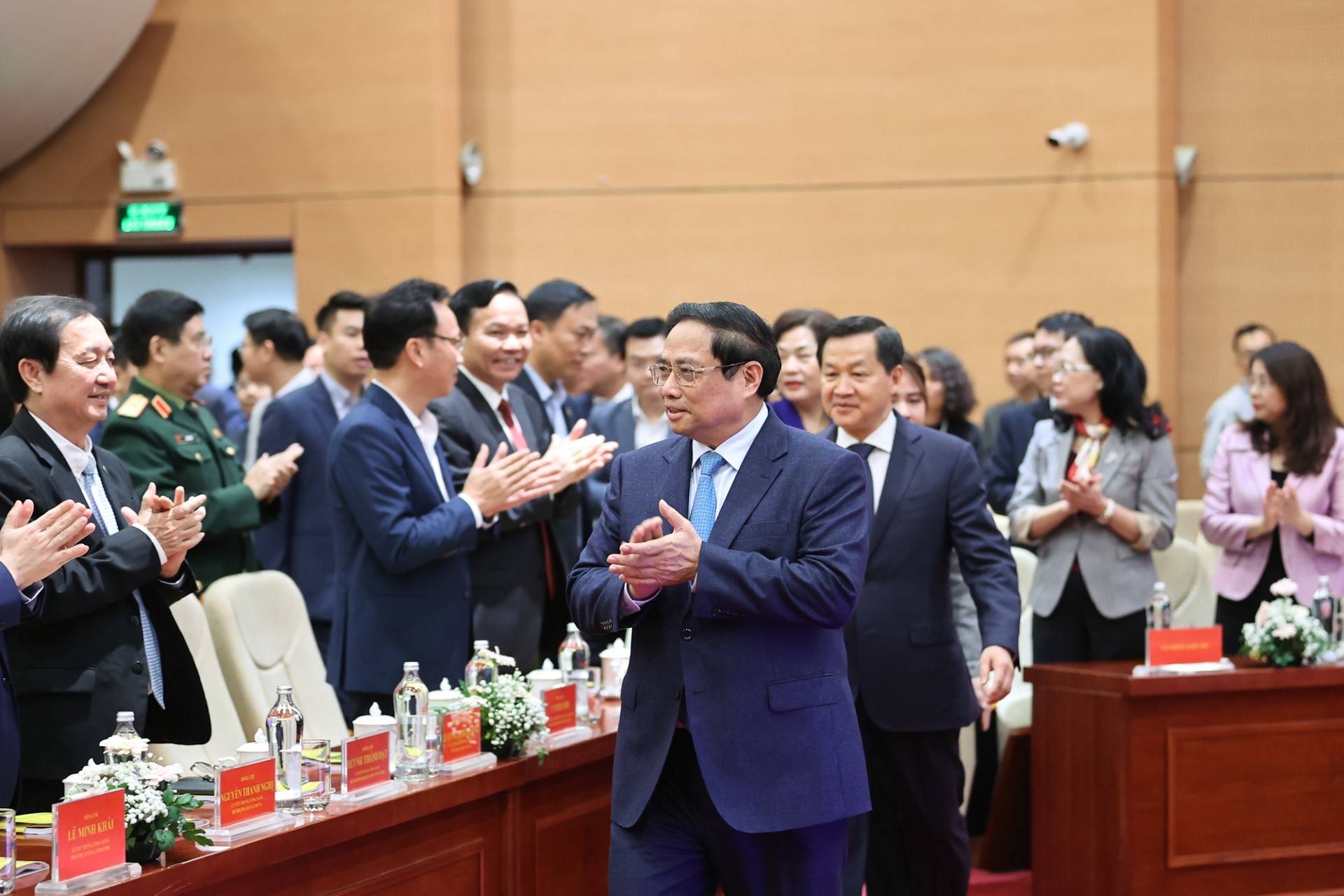 Không để người dân, doanh nghiệp thiếu vốn- Ảnh 1.