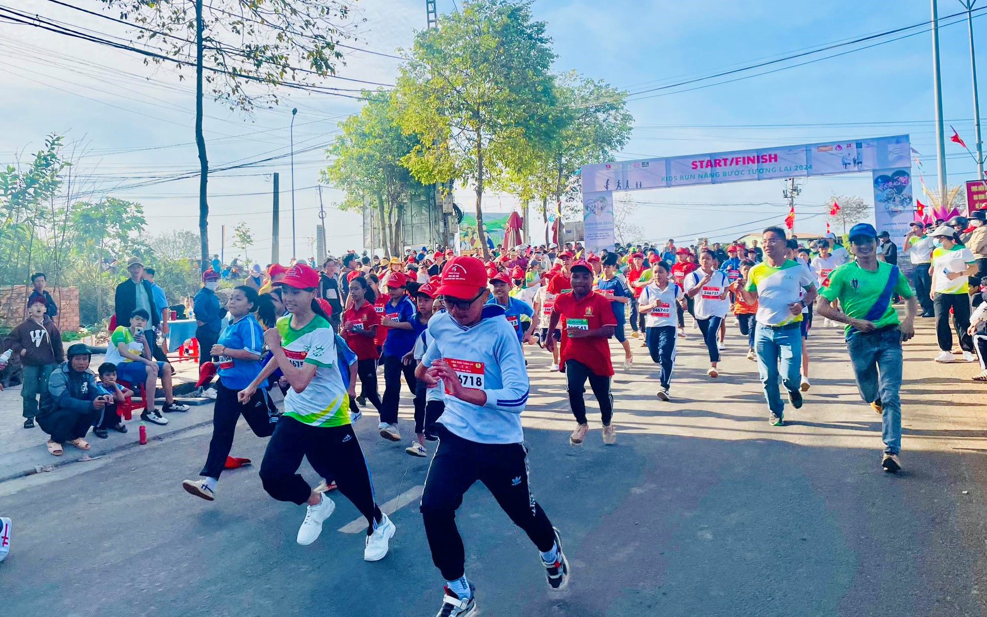 Hơn 220 thiếu nhi tham gia giải chạy Kids Run 2024 tại huyện Tuy Đức