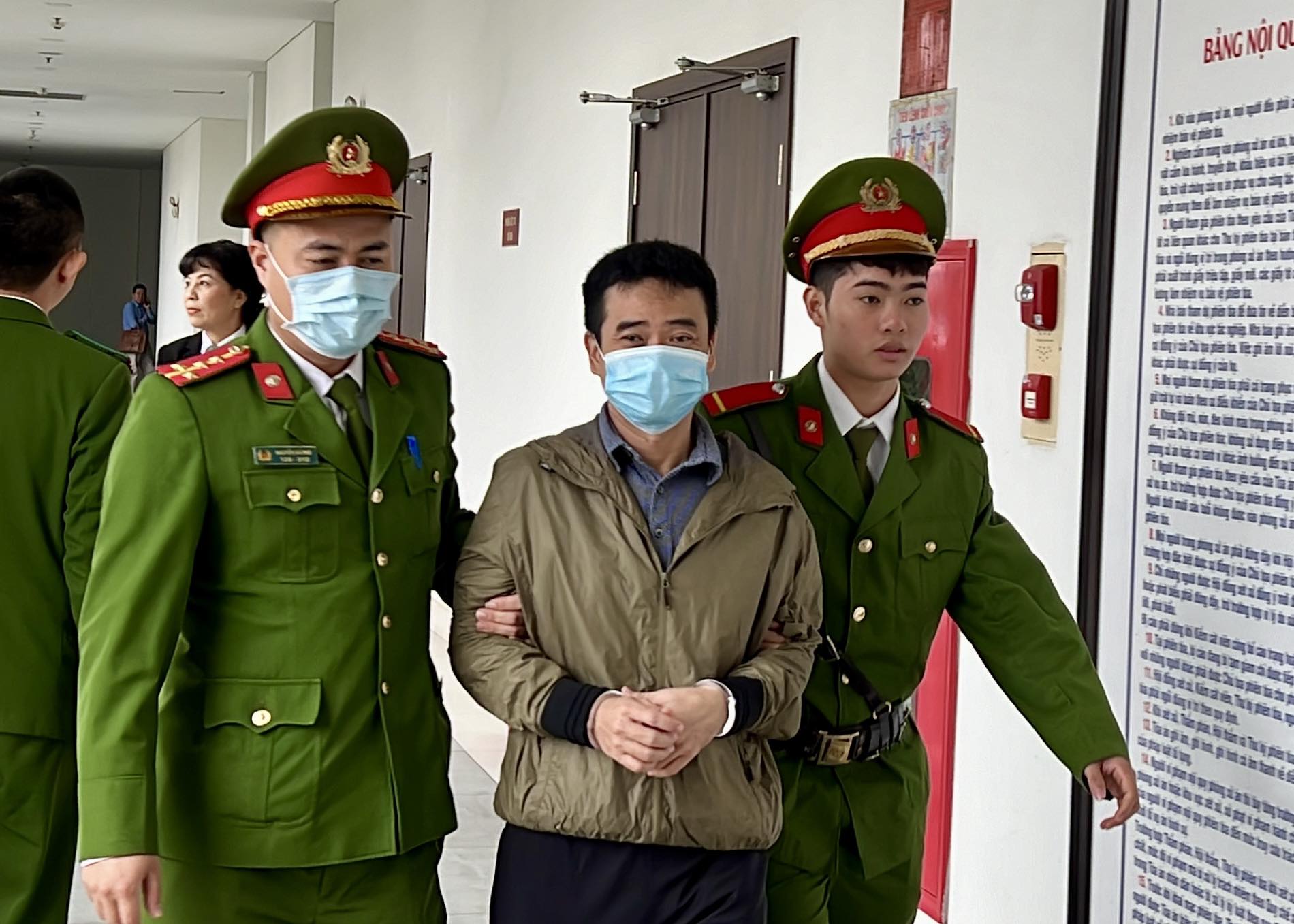Vụ Việt &Aacute;: V&igrave; sao cựu bộ trưởng được đề nghị mức &aacute;n dưới khung?- Ảnh 4.