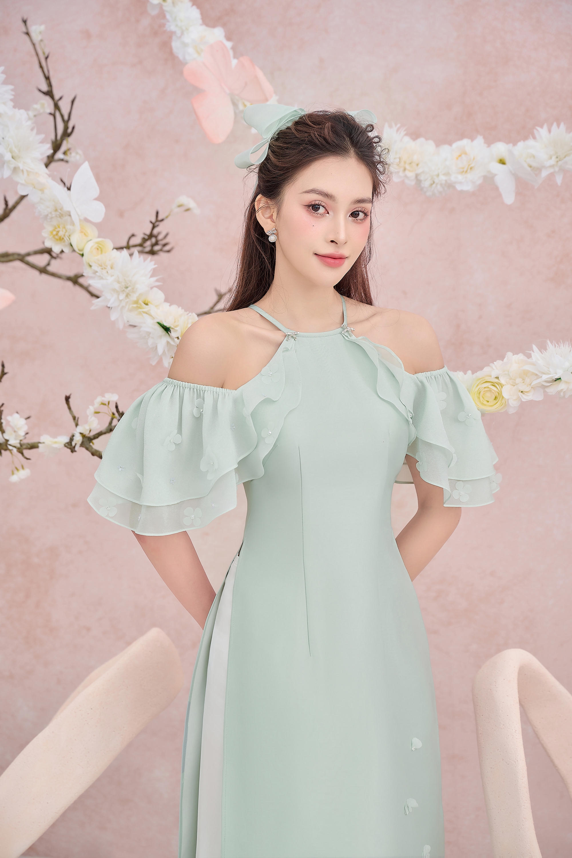 Hoa hậu Tiểu Vy kiêu sa trong áo dài tân thời- Ảnh 9.