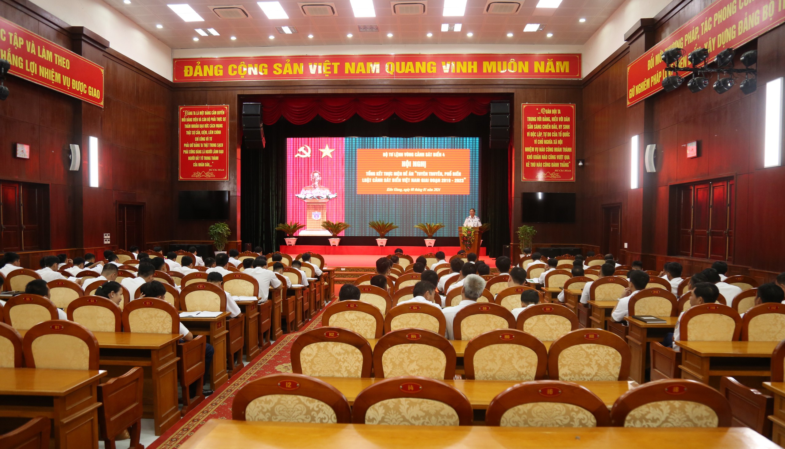 Đưa Luật Cảnh s&aacute;t biển v&agrave;o đời sống- Ảnh 2.
