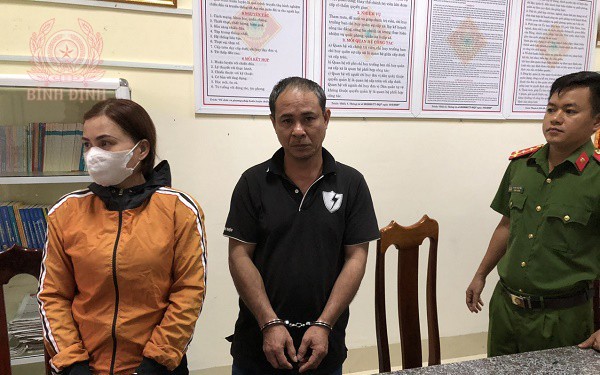 Tạm giữ cặp vợ chồng hành hung, “nhốt” tổ công tác thi hành án trong nhà