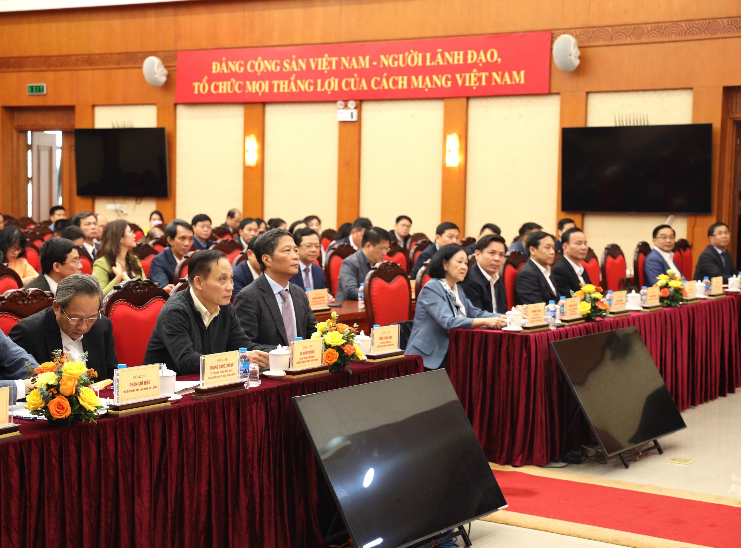 Trưởng Ban Kinh tế Trung ương Trần Tuấn Anh: Nỗ lực hơn nữa thực hiện nhiệm vụ- Ảnh 1.