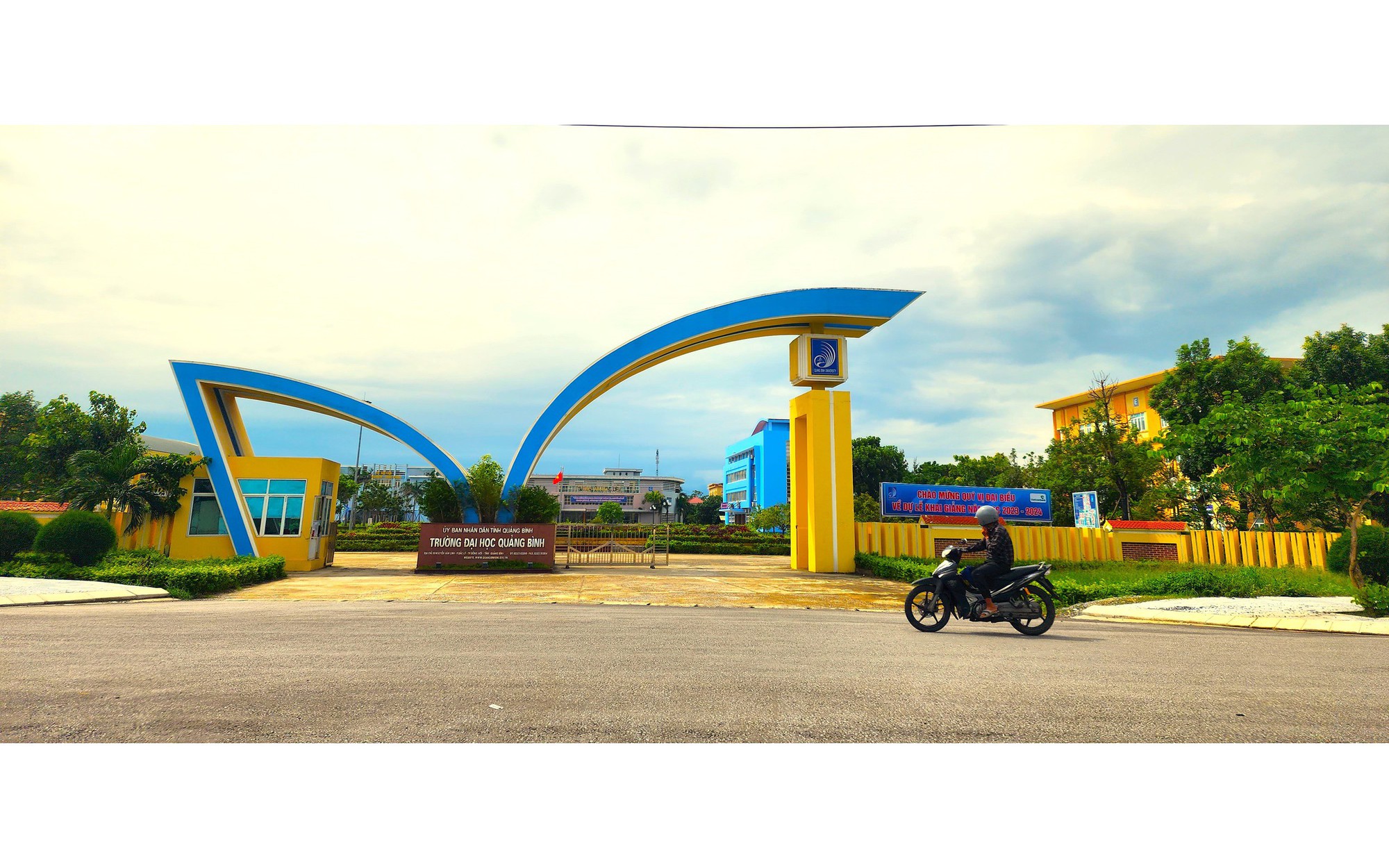 Gần 150 giảng viên Trường Đại học Quảng Bình "kêu cứu"