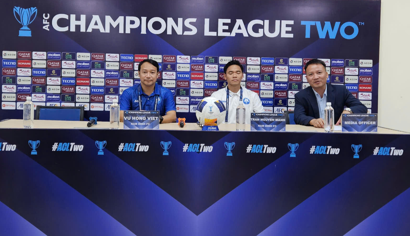 HLV Vũ Hồng Việt muốn Nam Định thắng Bangkok United khi gặp lại Sripan- Ảnh 1.