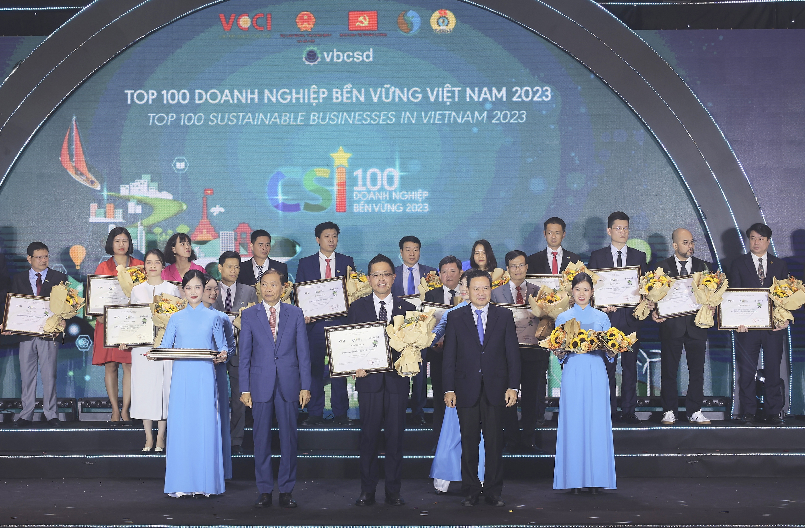 Acecook Việt Nam được vinh danh tốp 100 doanh nghiệp bền vững Việt Nam 2023 do Liên đoàn Thương mại và Công nghiệp Việt Nam cùng Hội đồng Doanh nghiệp vì sự phát triển bền vững Việt Nam tổ chức
