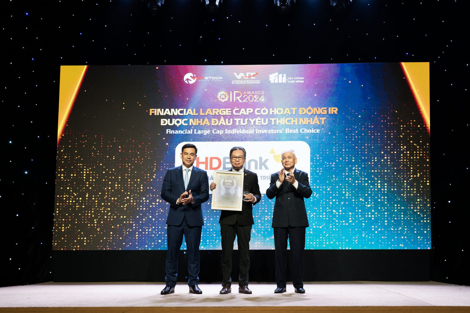 HDBank được bình chọn “Doanh nghiệp niêm yết lĩnh vực tài chính vốn hóa lớn có hoạt động IR được nhà đầu tư yêu thích nhất”