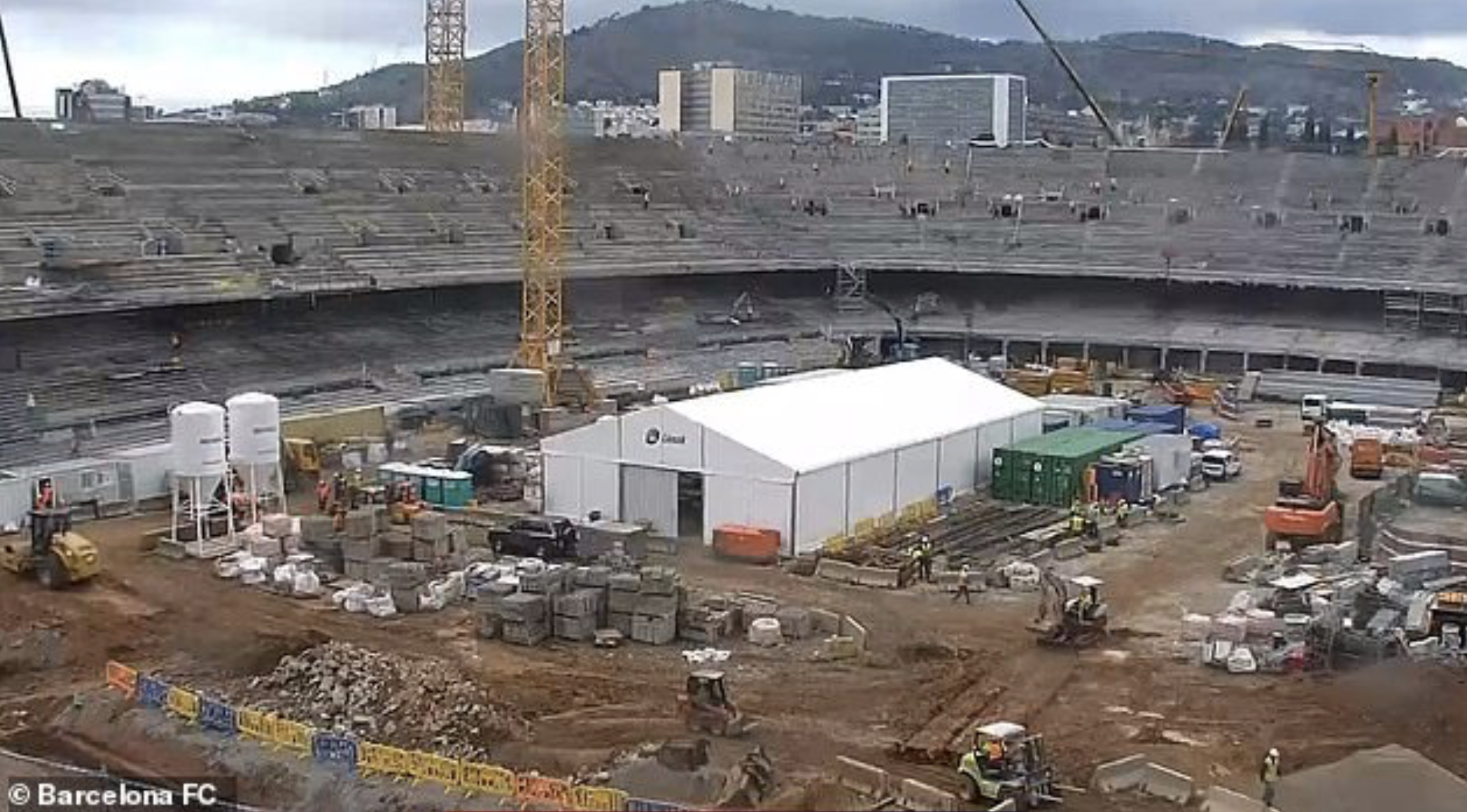 Lộ diện h&igrave;nh ảnh tuyệt đẹp bộ mặt mới s&acirc;n Nou Camp 1,25 tỉ bảng- Ảnh 6.